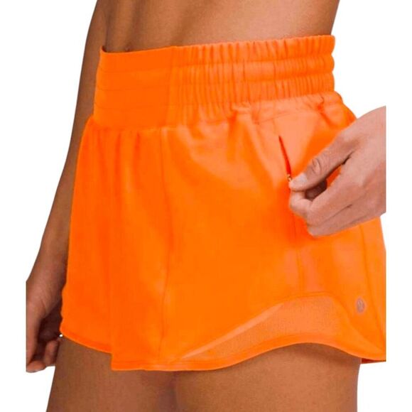 LULULEMON ATHLETICA Hotty Hot Short High-Rise '2.5" Size 12 - Picture 1 of 4